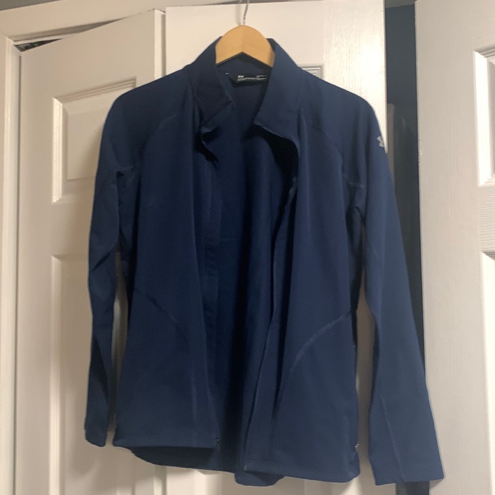 Women’s lightweight underarmour jacket. Medium, fitted, navy blue.